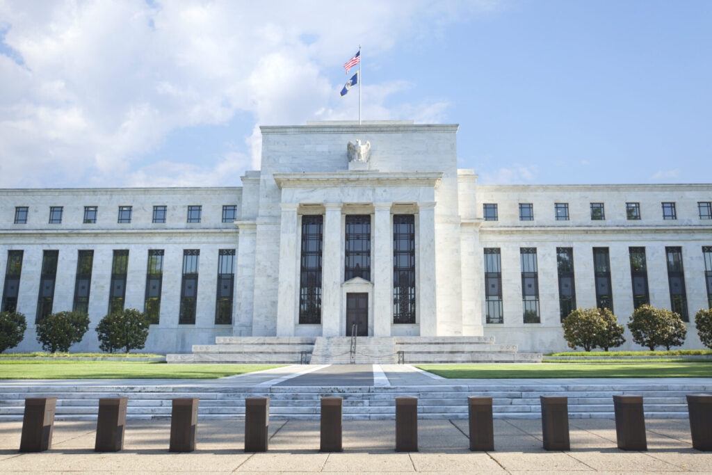 Инфляция в США замедлилась, но ФРС не спешит объявлять победу